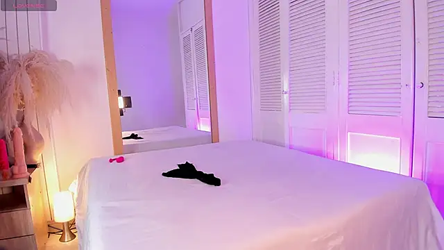 ALICESANDOVAL online show from 04-17-26, 11:57