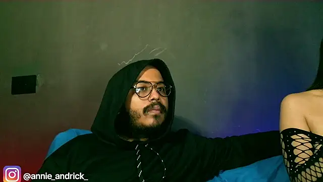  leda swan  online show from 10-13-25, 02:17