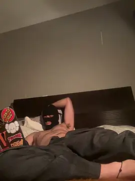 Snapshot of SinisterMads chatting on 11-17-25, 01:22 SinisterMads online show from 11-17-25, 01:22