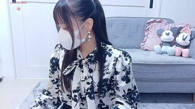 YURi luv online show from 10-22-25, 11:10