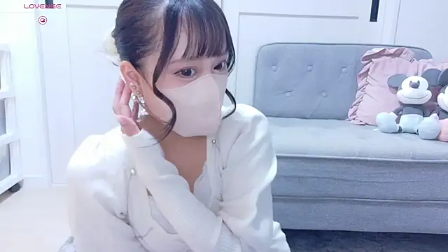 YURi luv online show from 11-04-25, 11:09