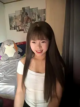Snapshot of SarahBeii chatting on 10-19-25, 03:07 SarahBeii online show from 10-19-25, 03:07