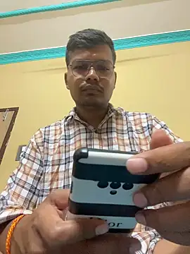 Snapshot of kunwarahuji chatting on 09-12-25, 09:31 kunwarahuji online show from 09-12-25, 09:31