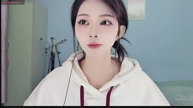 Sue101010 online show from 11-25-25, 04:18