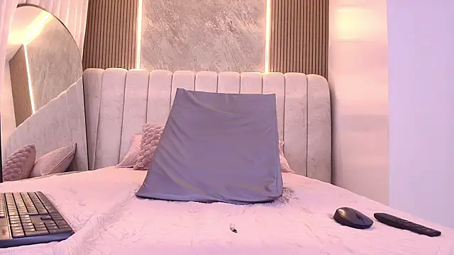 mia scot online show from 11-27-25, 12:07