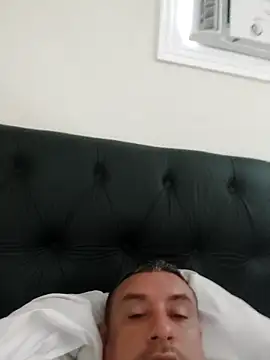 andrerj22 online show from 04-08-26, 02:39