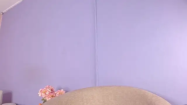 Snapshot of lourdes_moon22 chatting on 10-24-25, 01:18 lourdes moon22 online show from 10-24-25, 01:18