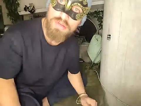 JuliCarl online show from 10-05-25, 03:54