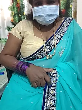 Snapshot of Silk_Smitha_27 chatting on 12-18-25, 08:20 Silk Smitha 27 online show from 12-18-25, 08:20