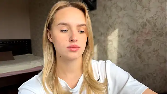 ElisabetLorney online show from 10-03-25, 08:11