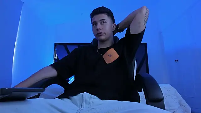 liaamsmiith  online show from 02-03-26, 12:54