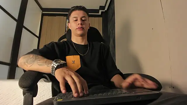 liaamsmiith  online show from 03-09-26, 12:09