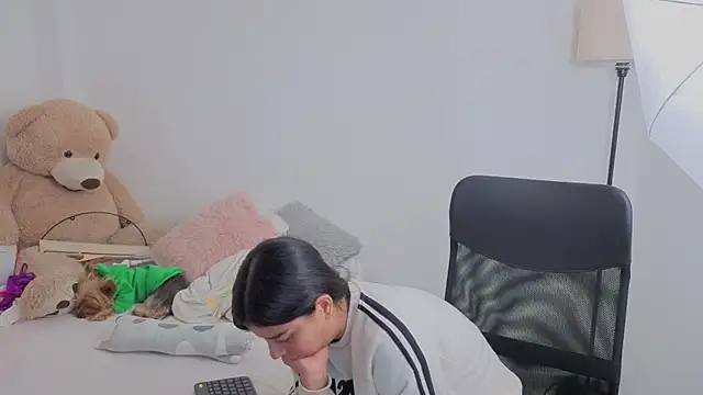 valerihouse online show from 09-19-25, 01:07