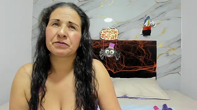 NoelleHartley online show from 10-21-25, 11:44