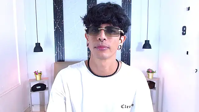 Franvill Trato online show from 11-21-25, 07:34