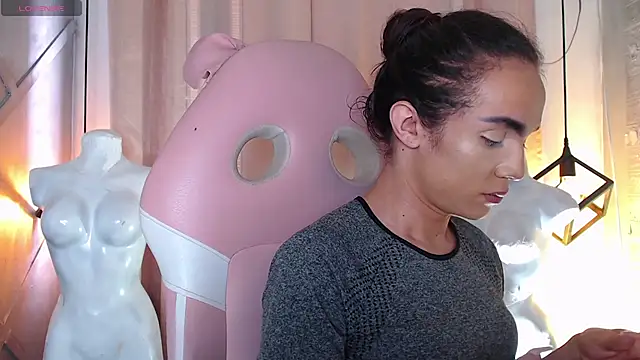 Cristal Gem1 online show from 04-16-26, 06:41