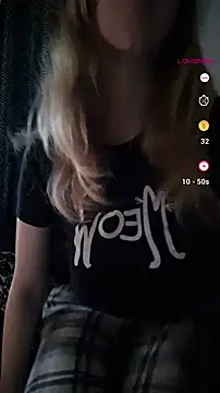 Snapshot of LyraHotty chatting on 02-23-26, 06:11 LyraHotty online show from 02-23-26, 06:11