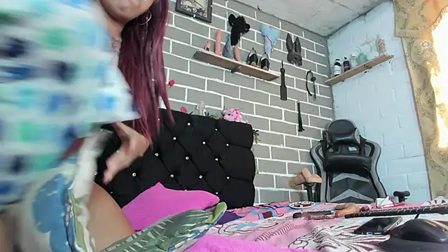 CharlotteBrowm online show from 10-25-25, 06:13