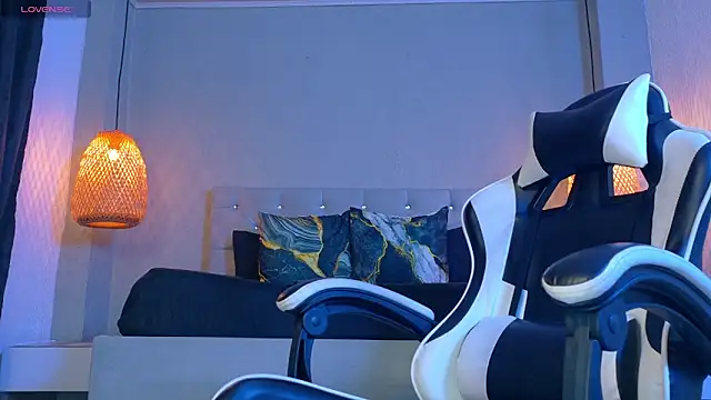 Thaiel Fosteer online show from 04-20-26, 07:11