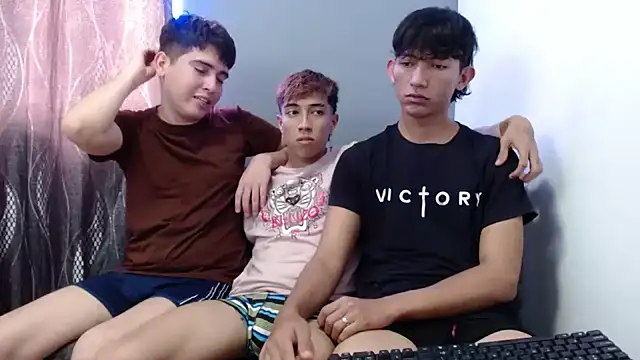 Snapshot of theboys_x chatting on 12-19-25, 07:32 theboys x online show from 12-19-25, 07:32