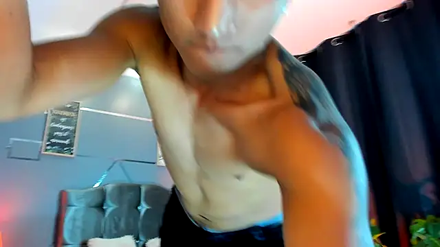 oliver mr  online show from 10-31-25, 09:49