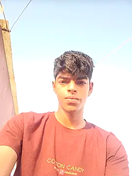 Snapshot of monster_33 chatting on 10-21-25, 02:23 monster 33 online show from 10-21-25, 02:23