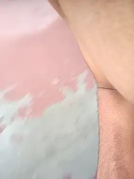 Snapshot of monster_33 chatting on 10-25-25, 02:52 monster 33 online show from 10-25-25, 02:52