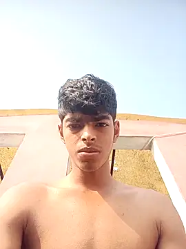 Snapshot of monster_33 chatting on 10-27-25, 04:05 monster 33 online show from 10-27-25, 04:05