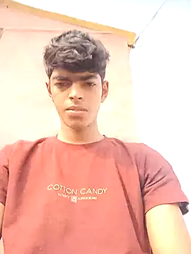 Snapshot of monster_33 chatting on 10-28-25, 04:27 monster 33 online show from 10-28-25, 04:27