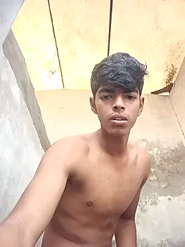 Snapshot of monster_33 chatting on 10-29-25, 04:59 monster 33 online show from 10-29-25, 04:59