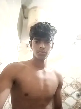 Snapshot of monster_33 chatting on 11-16-25, 01:06 monster 33 online show from 11-16-25, 01:06