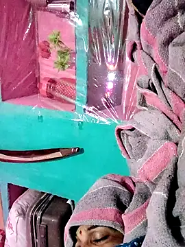 Pooja750 online show from 10-28-25, 06:32