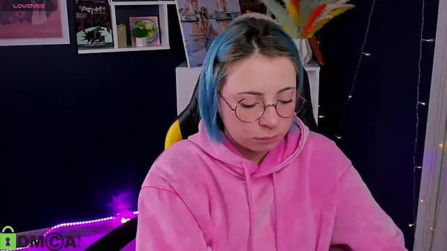 Penny Stanley online show from 10-24-25, 01:57