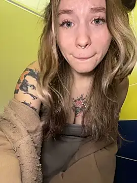 Snapshot of Mimiumuy chatting on 01-05-26, 06:33 Mimiumuy online show from 01-05-26, 06:33