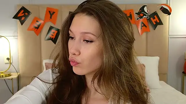 MaryNixon  online show from 10-24-25, 05:04