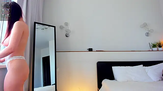 charlottacardi online show from 09-30-25, 05:45