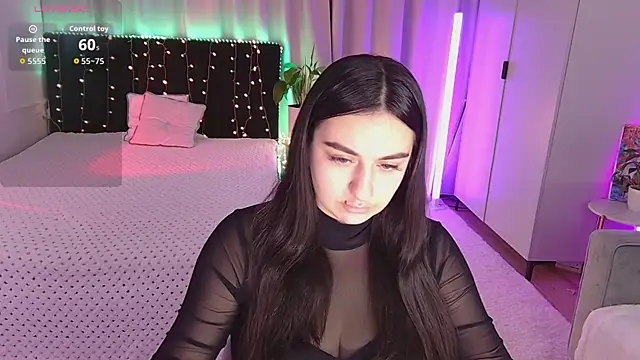 Lola Sparks online show from 10-01-25, 04:40