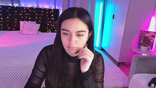 Lola Sparks online show from 10-06-25, 04:10