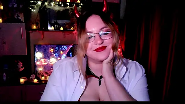 Snapshot of ZayaRush chatting on 10-29-25, 11:23 ZayaRush online show from 10-29-25, 11:23