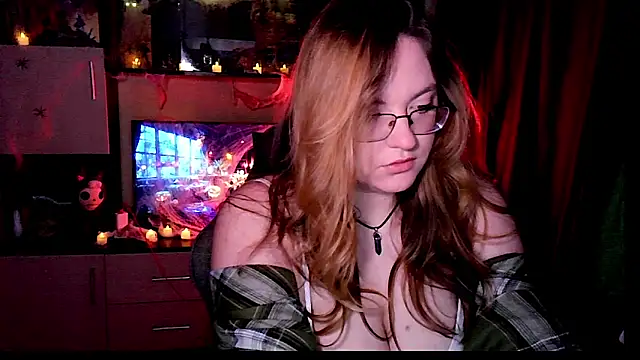 Snapshot of ZayaRush chatting on 10-31-25, 07:31 ZayaRush online show from 10-31-25, 07:31