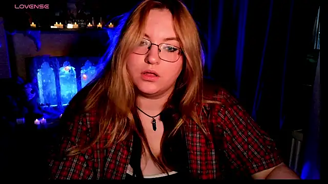 Snapshot of ZayaRush chatting on 11-09-25, 08:45 ZayaRush online show from 11-09-25, 08:45