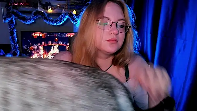 Snapshot of ZayaRush chatting on 11-20-25, 10:15 ZayaRush online show from 11-20-25, 10:15