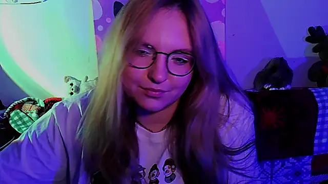 Snapshot of ZayaRush chatting on 12-13-25, 08:04 ZayaRush online show from 12-13-25, 08:04