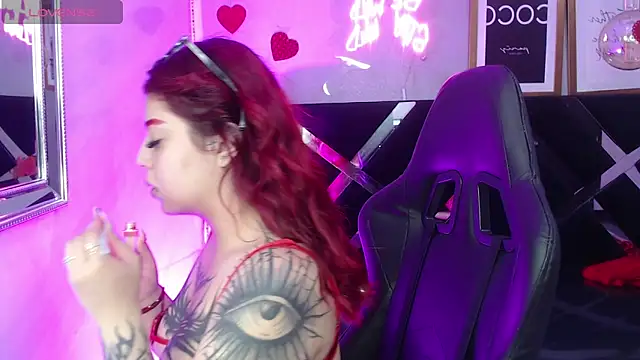 Snapshot of Red_Bunny_v chatting on 05-15-26, 01:07 Red Bunny v online show from 05-15-26, 01:07