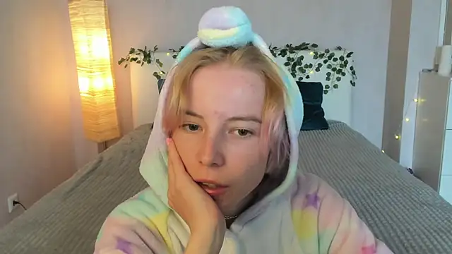 Pink Lila18 online show from 09-09-25, 08:14