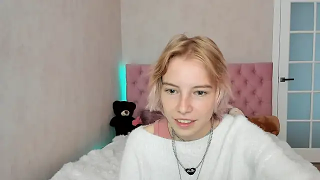 Pink Lila18 online show from 09-14-25, 08:35