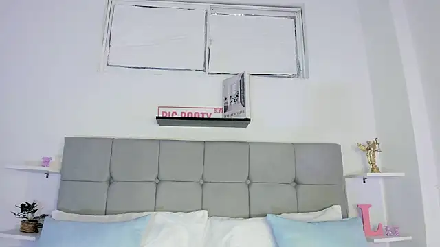 Sarahlopezz online show from 10-07-25, 04:31