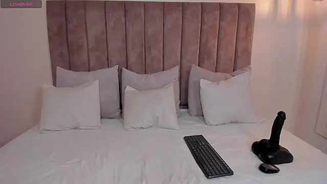 amber colliiins online show from 10-14-25, 05:47