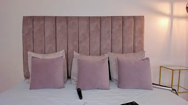 amber colliiins online show from 06-23-26, 05:44