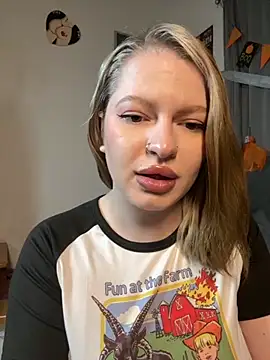 Mia Kamp online show from 10-29-25, 08:21